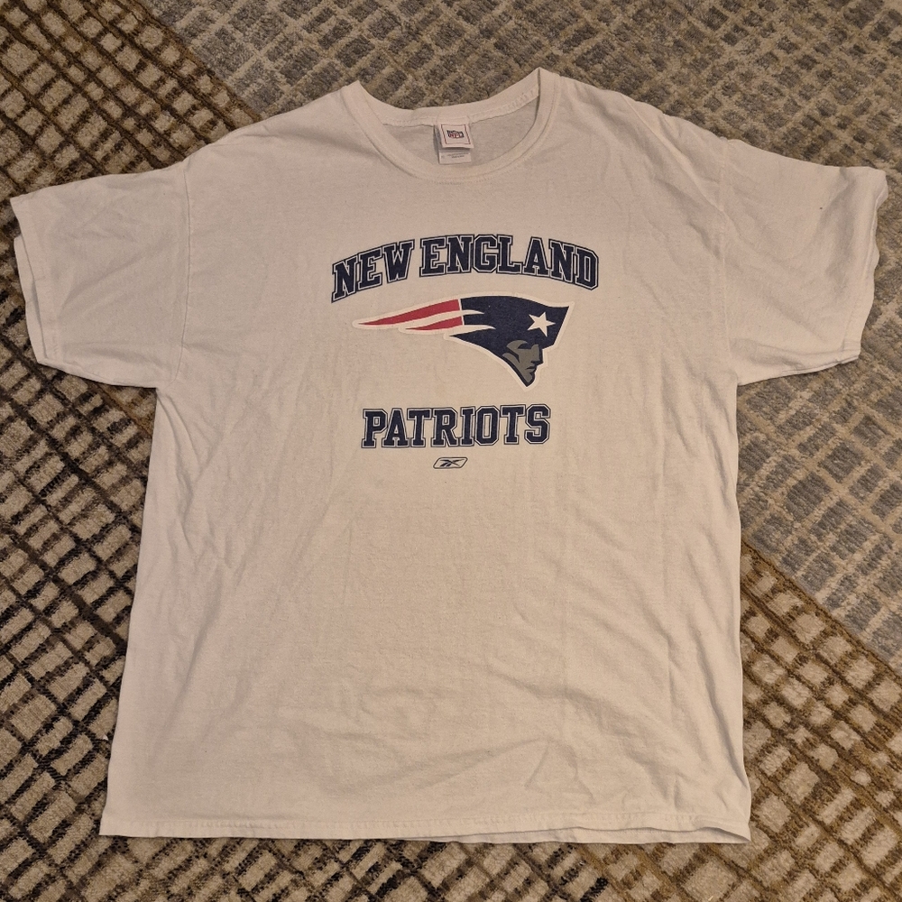 NFL New England Patriots White Tee with Blue Lettering Size XL